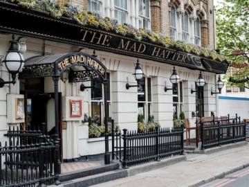 The Mad Hatter Hotel - Pub Hotel in London, London Region