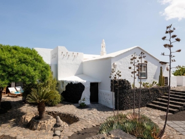 Villa Las Pergolas - Holiday Apartments in Tías, Canary Islands