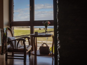 Hotel Pleamar - Bed and Breakfast in Valdés, Asturias