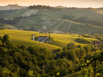 Cascina Barac - Country Hotel in Alba, Piedmont