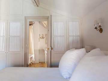 La Maison du Village - Bed and Breakfast in Saint Rémy de Provence, French Riviera & Provence