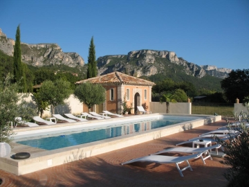 La Ferme Rose - Bed and Breakfast in Moustiers-Sainte-Marie, French Riviera & Provence