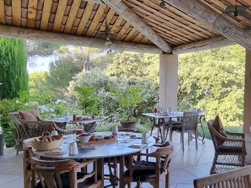 L'Aube Safran - Bed and Breakfast in Le Barroux, French Riviera & Provence