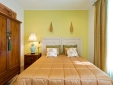 bedroom  luxurious pink house and parking Porto 