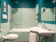 Tinto's bathroom