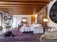 Charming Accommodation Canal View Palazzo Foscolo - Casa de Uscoli romantic historical building Venice