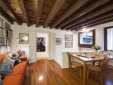 Charming Accommodation Canal View Palazzo Foscolo - Casa de Uscoli romantic historical building Venice