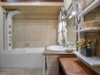 Charming Romantic Apartment Historical Building in Rome City Centre 