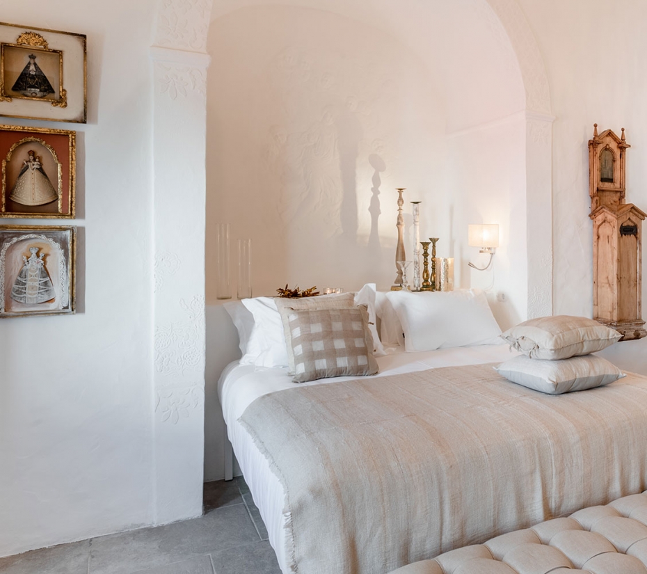 Luxury hotels and b&b, 5 star design Villas and Holiday Homes in Ibiza