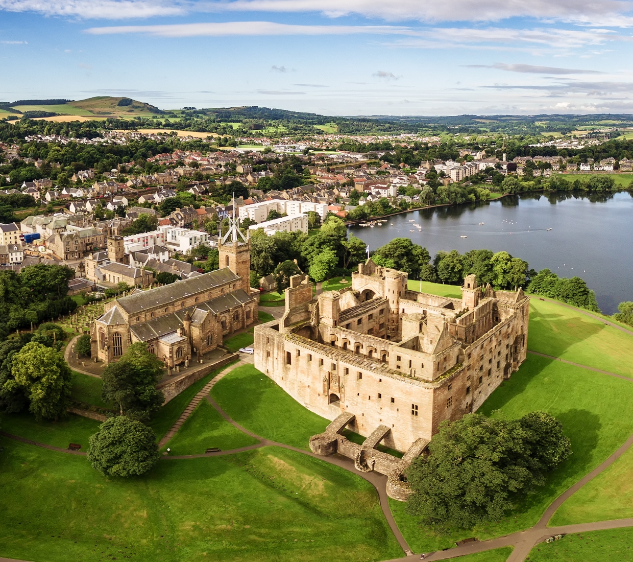 Curated guide to beautiful places to stay in Edinburgh - Lothian