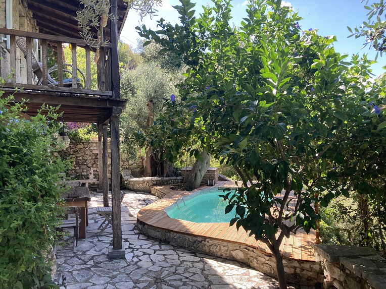 Holiday cottage with private pool at Pavezzo Country Retreat
