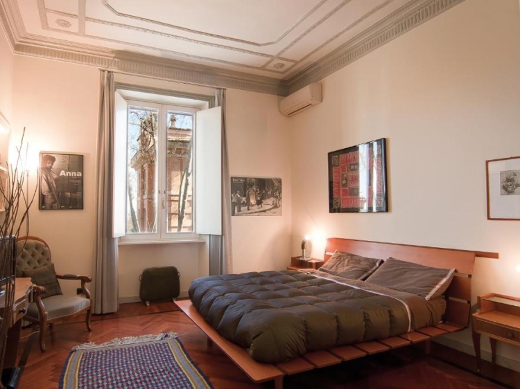 Stylish bedroom of B&B Il Boom, Rome